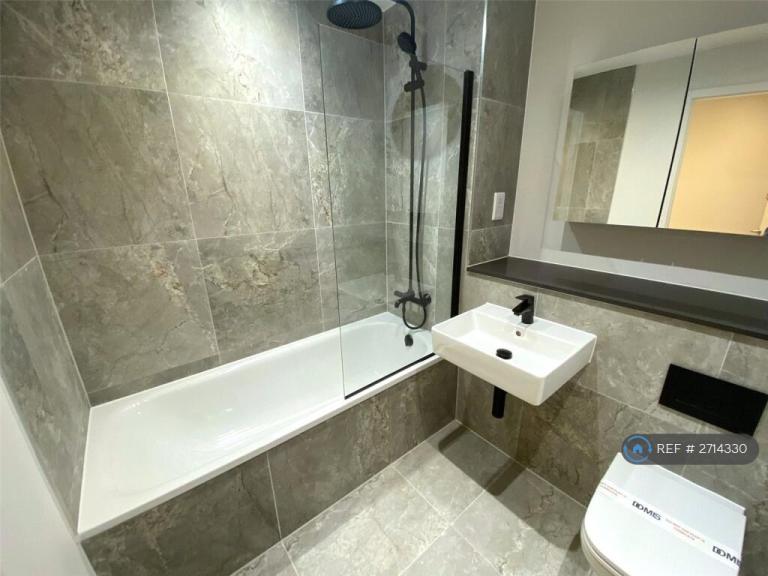 2 bedroom flat in Dutton Street, Manchester, M3 (2 bed) (#2714330)