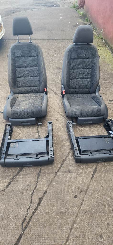 VW TOURAN CADDY  V3 FRONT SEATS AND BASES 