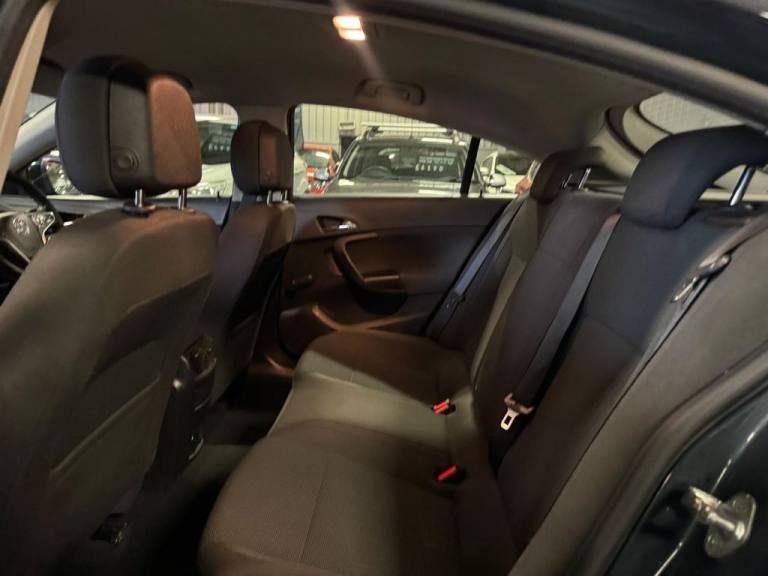 2015 Vauxhall Insignia 2.0 CDTi [140] ecoFLEX Design 5dr [Start Stop] HATCHBACK DIESEL Manual