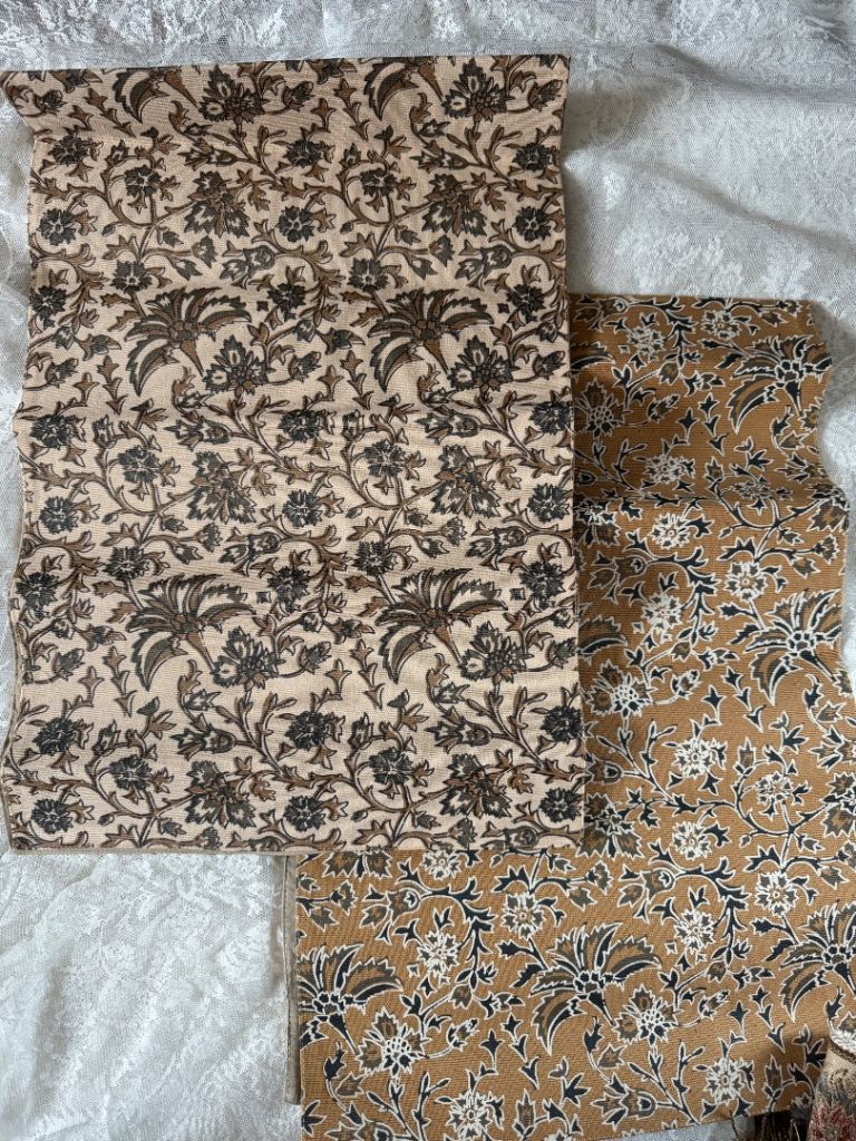 Table runner 
