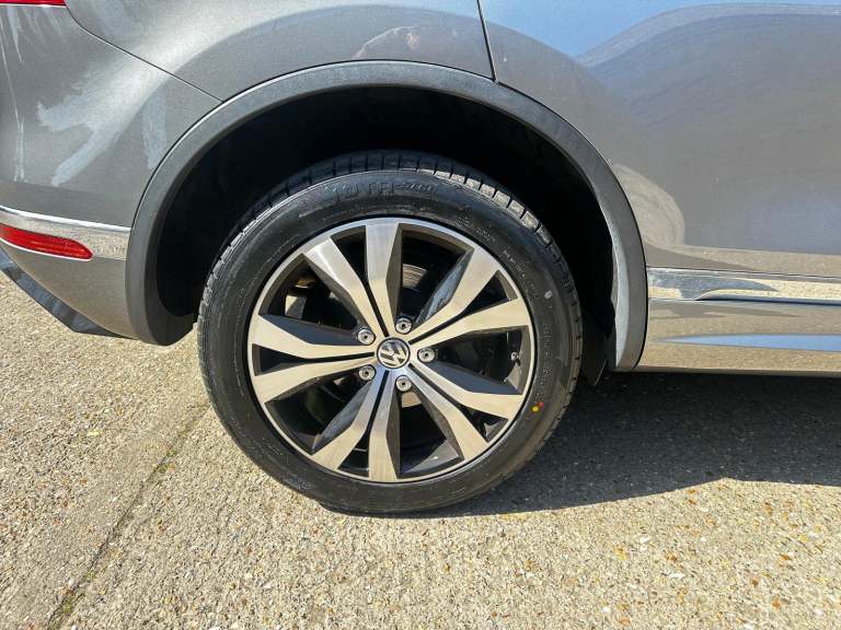 2017 67 Volkswagen Touareg 3.0 TDi V6 R-Line Auto
