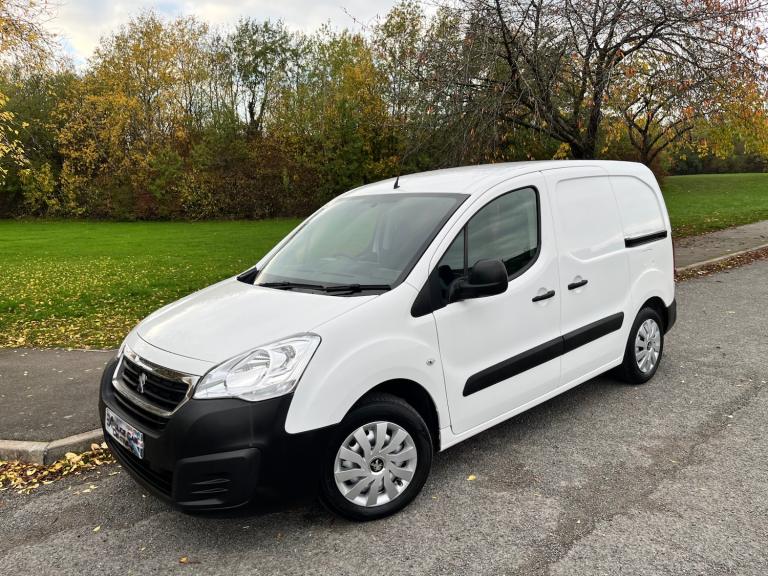2018 68 PEUGEOT PARTNER 1.6 BLUEHDI 651 SE L1 H1 WHITE PANEL VAN 1 OWNER FSH