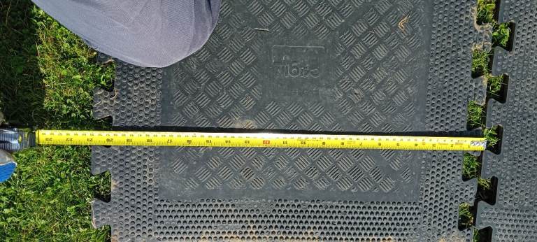 Interlocking heavy duty tiles