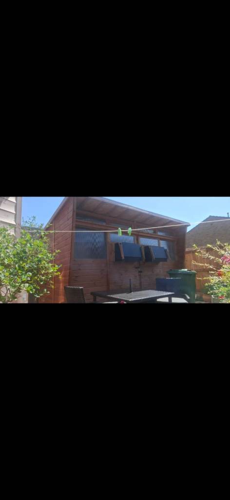 Wooden Garden Shed / Summerhouse – Good Condition