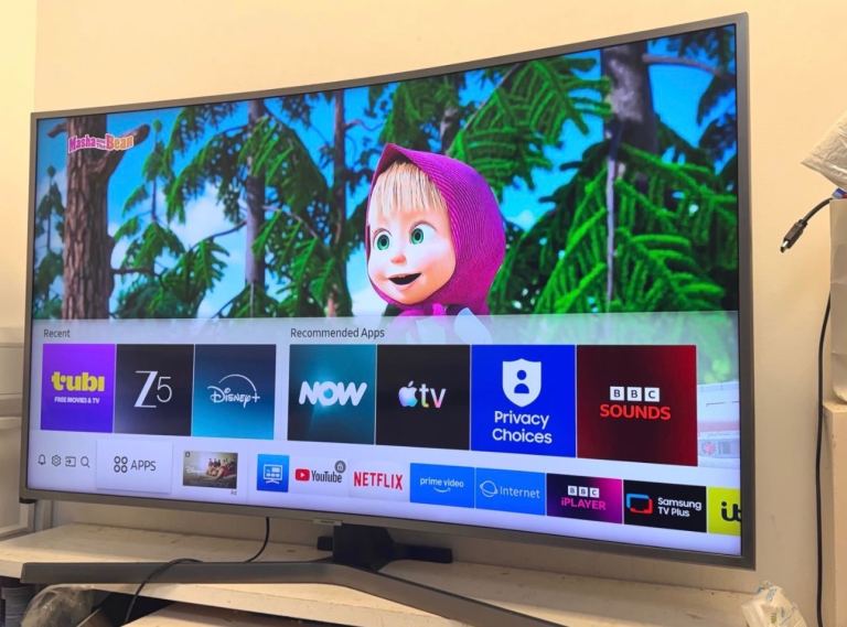 Samsung 49” 4K Curved   Smart WiFi Ultra Hd led tv   Premium model   Excellent condition