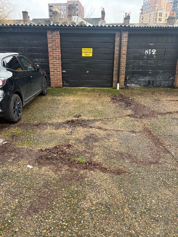 Parking space available Nr Watford Junction 