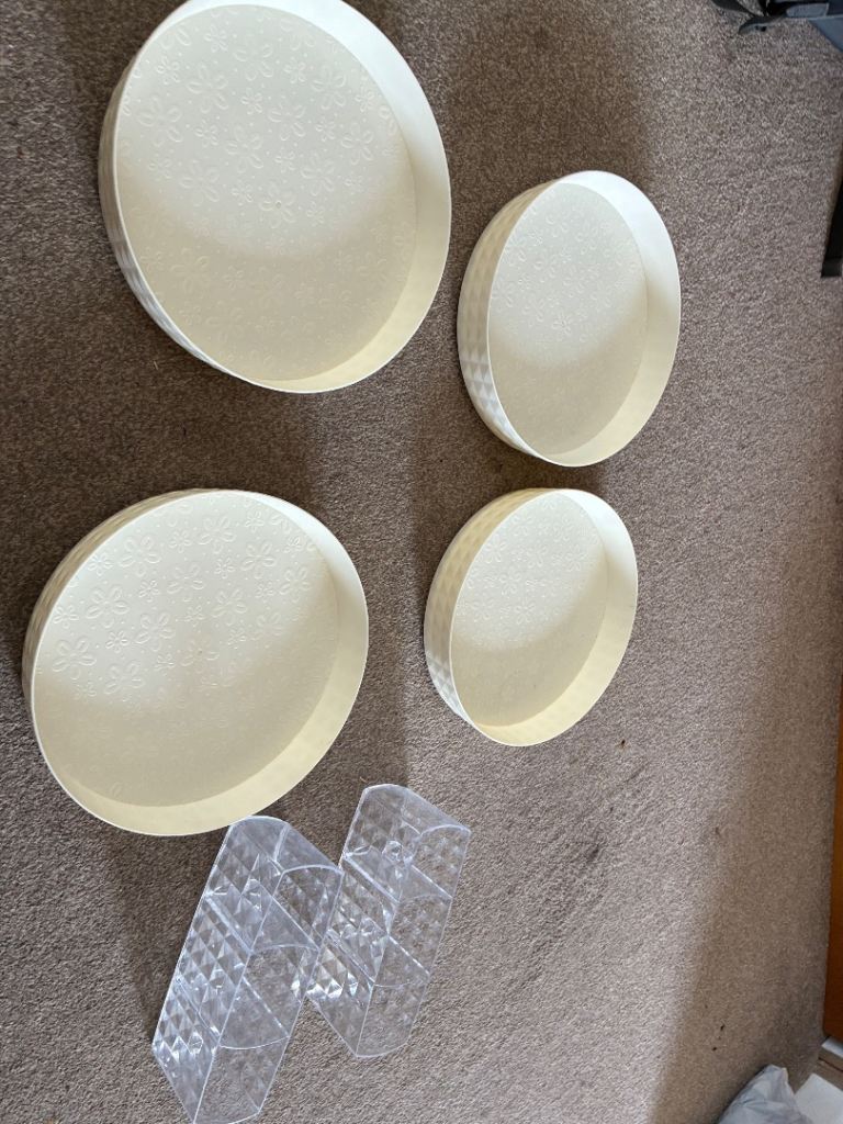 Set of 4 Round Storage Boxes with Clear Organisers – As Good As New