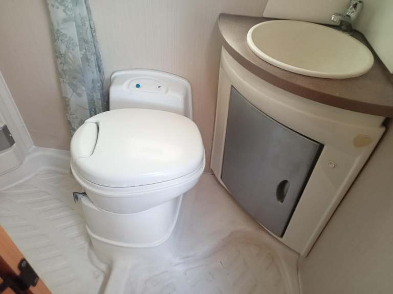 WARNING STOLEN VEHICLE STOLEN 