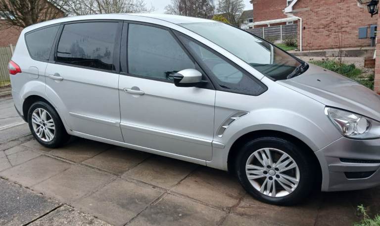 2011 Ford Smax Facelift model with Full MOT