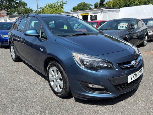 2014 Vauxhall Astra Design 1.6 Auto 5dr **Automatic Estate, Good on Fuel**
