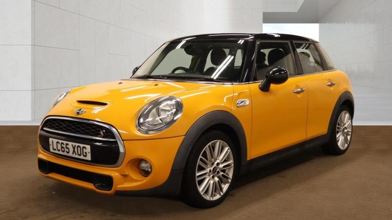 MINI HATCH 2.0 5-Door Hatch Cooper SD 2016
