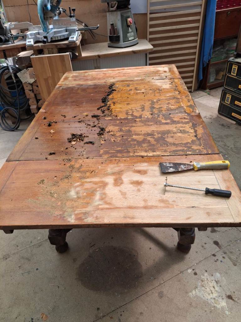 Solid Oak Antique Extendable Dining Table