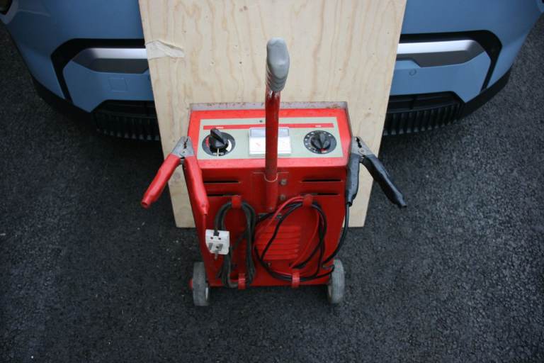Crypton Auto Boost Car Battery Charger.