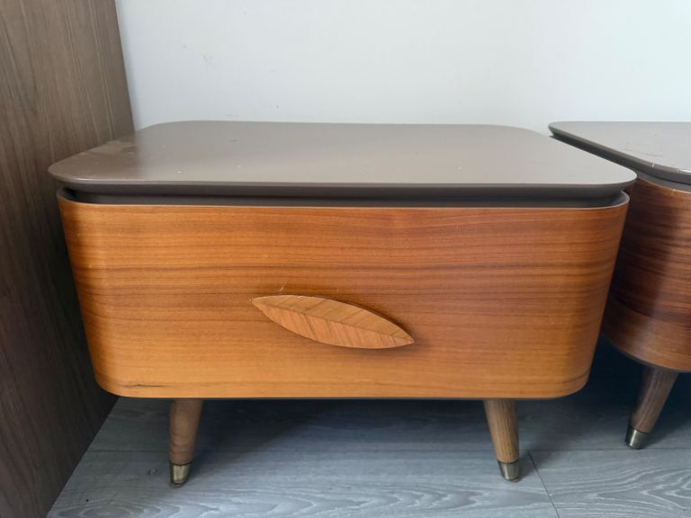 2 Matching Wooden Bedside Cabinets / Drawers – Mid-Century Style
