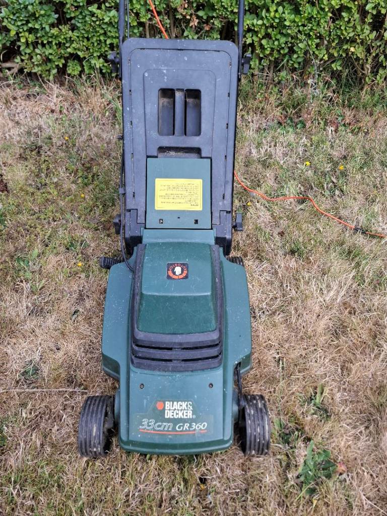 Black & Decker GR300 Lawn Mower – Good Condition