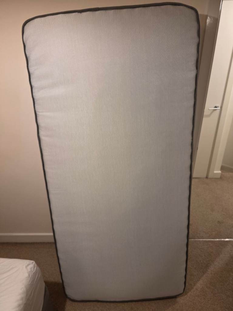 Silentnight Healthy Growth Kids Single Mattress, 600 Pocket Sprung, Good Condition