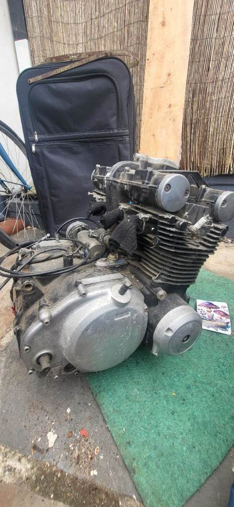 KAWASAKI 550 SPARE ENGINE, WHATS IN THE PHOTOS, ANY INSPECTION WELCOME