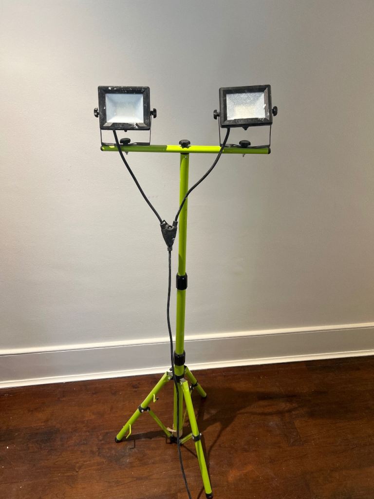 Fluorescent Work Light on Tripod Stand – Good Condition