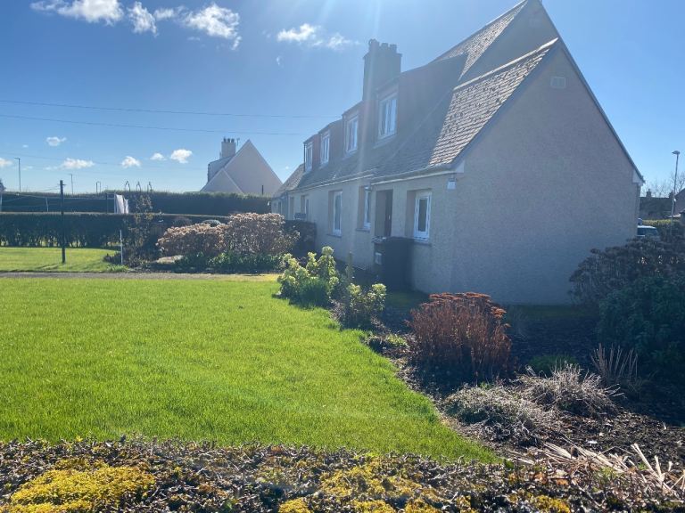 Large 3 bed end terrace cottage, swap only!!