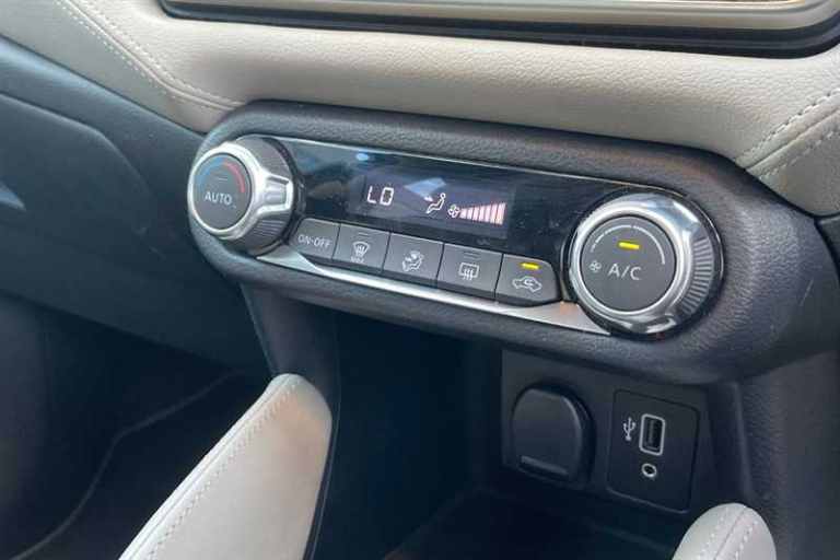 2019 Nissan Micra 1.0 DIG-T Tekna Hatchback 5dr Petrol Manual Euro 6 (s/s) (117 ps) Hatchback Pet...