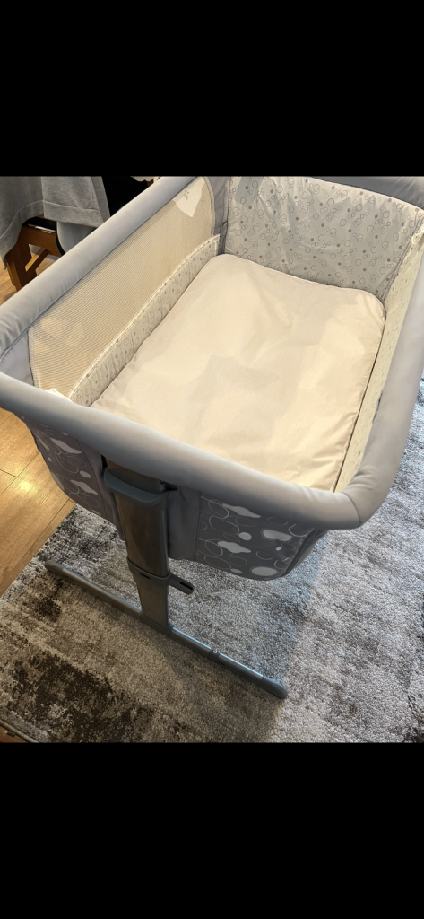 Chicco Next2Me Bedside Crib