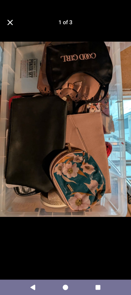 Bundle of items 