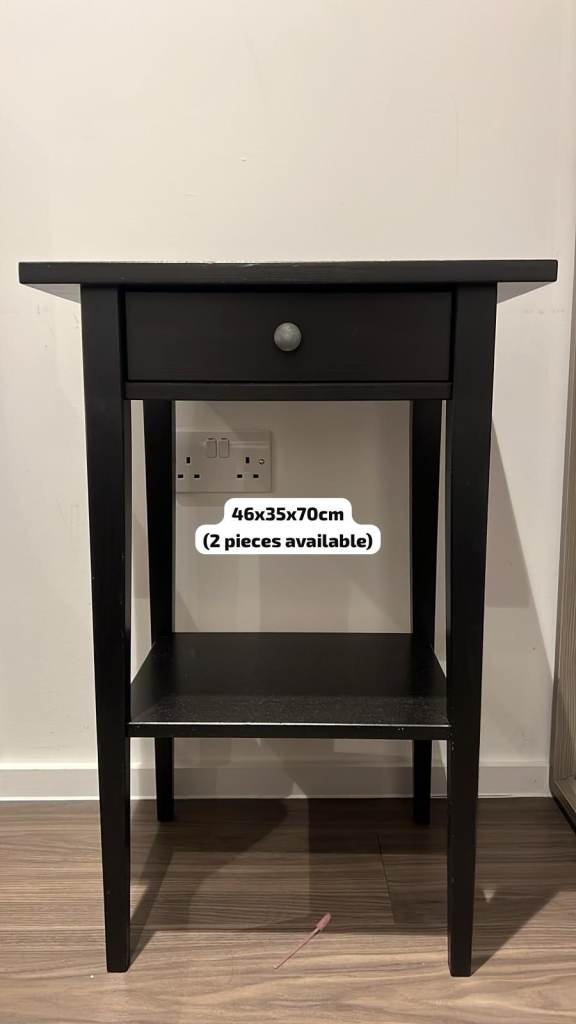 Side Tale / Nightstand (2 pieces available)