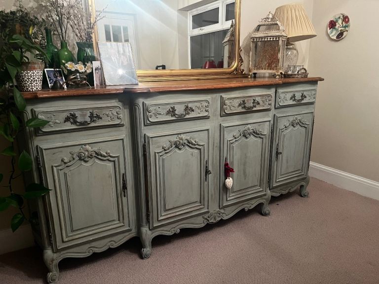 Vintage French Louis XV Style Buffet/Sideboard