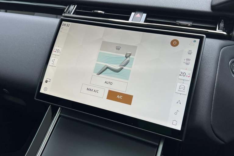 2025 Land Rover Range Rover Velar 2.0 D200 MHEV Dynamic SE SUV 5dr Diesel Auto 4WD Euro 6 (s/s) (...