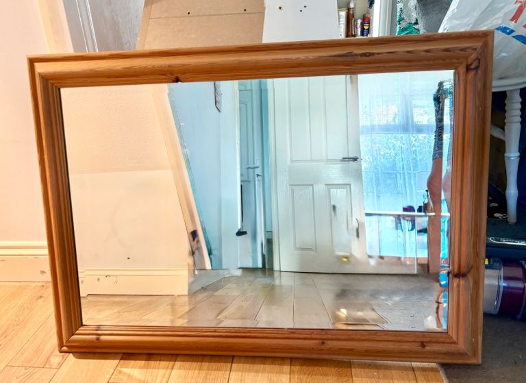 Wooden Framed Wall Mirror – Good Condition, 90cm x 60cm