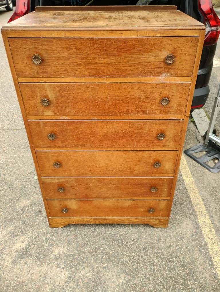 Chest of drawers 