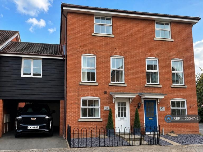 4 bedroom house in Wagtail Drive, Bury St Edmunds, IP32 (4 bed) (#3034742)