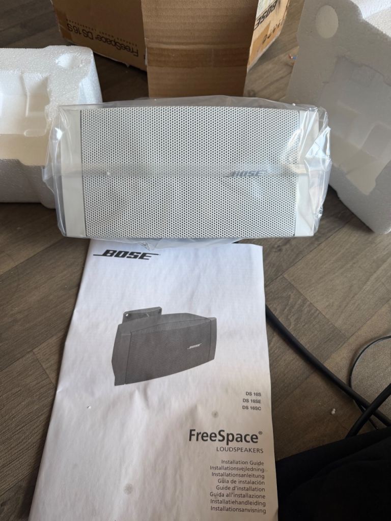 Bose FreeSpace Loudspeaker - White, As Good As New