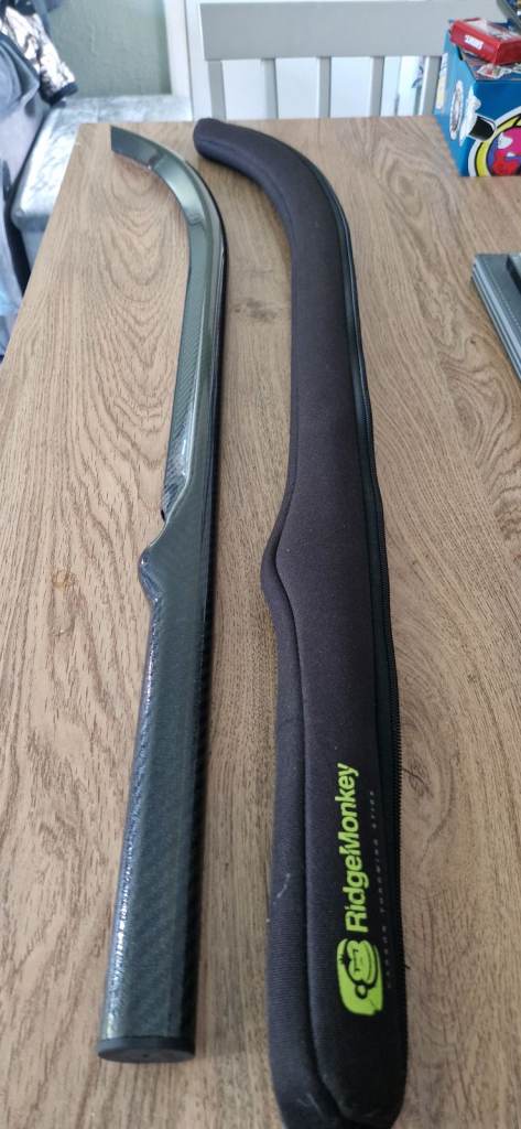 Carp fishing Ridgemonkey carbon throwing stick 