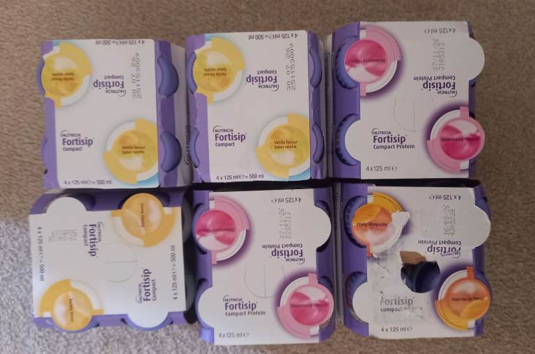 24 Nutricia Fortisips Compact Strawberry Vanilla Banana Peach/Mango