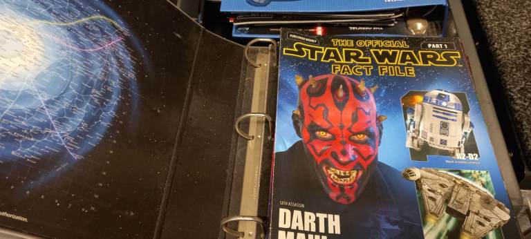 full collection of star wars magazines in binders