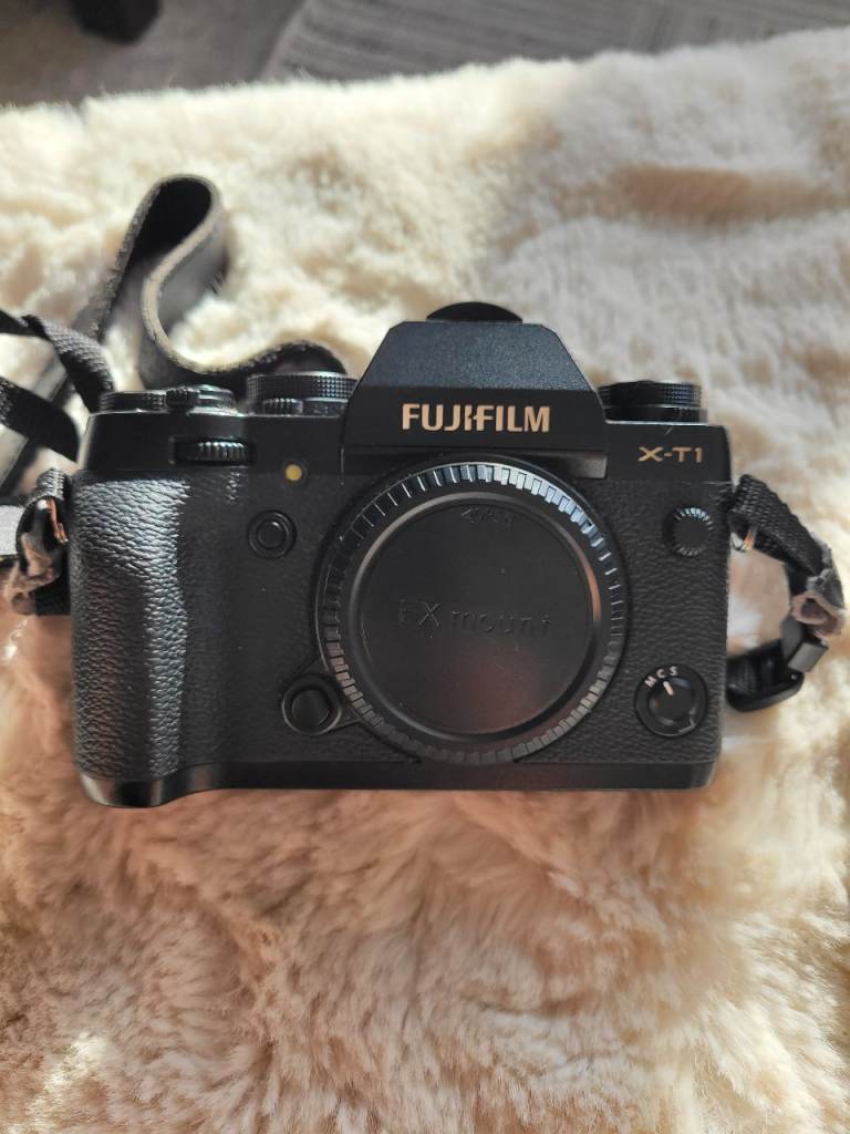 Fujifilm X-T1 Compact System Camera