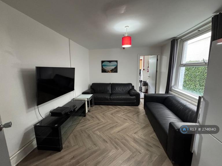 6 bedroom house in St. Helens Avenue, Swansea, SA1 (6 bed) (#2746140)