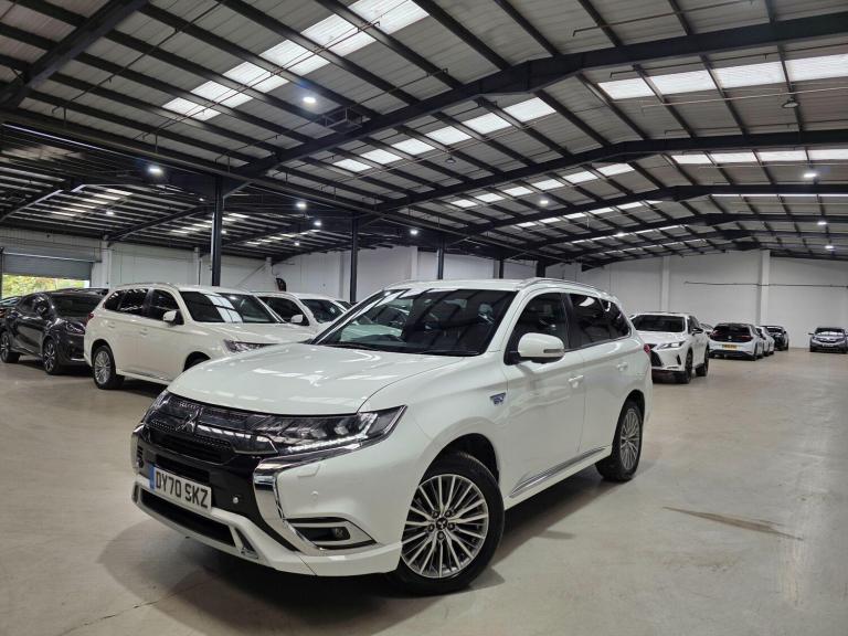 2020 Mitsubishi Outlander 2.4h TwinMotor 13.8kWh Exceed CVT 4WD Euro 6 (s/s) 5dr ESTATE Petrol/El...