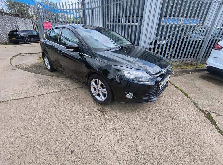 2012 Ford Focus 1.6 125 Zetec 5dr Powershift HATCHBACK Petrol Automatic