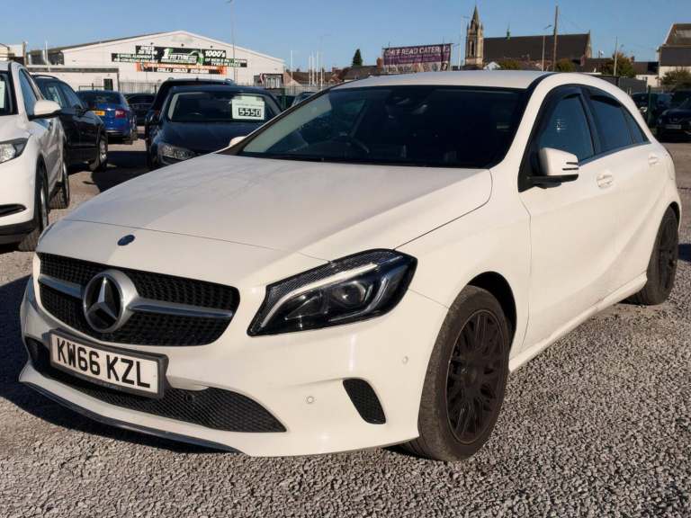 Mercedes-Benz A-Class 2.1 A200d Sport (Premium) 7G-DCT Euro 6 (s/s) 5dr Diesel Automatic