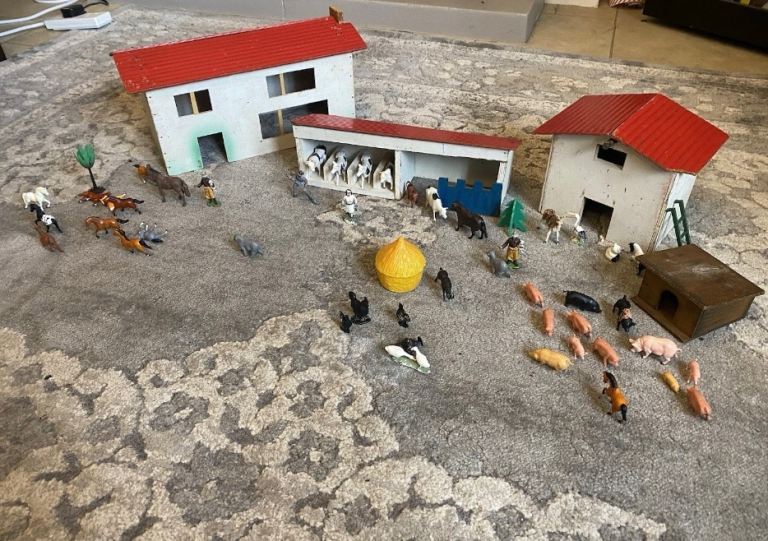 Vintage 1960s kids farm yard buildings and animals 