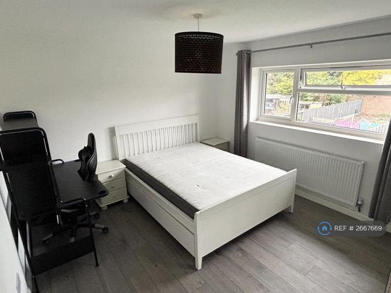 3 bedroom house in The Hides, Harlow, Essex, CM20 (3 bed) (#2667669)