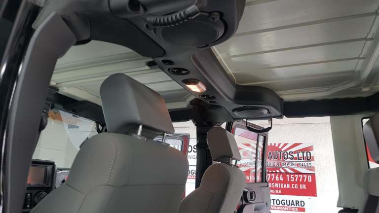 Jeep Wrangler jk 3.8 V6 petrol auto black fresh japanese import - top class 