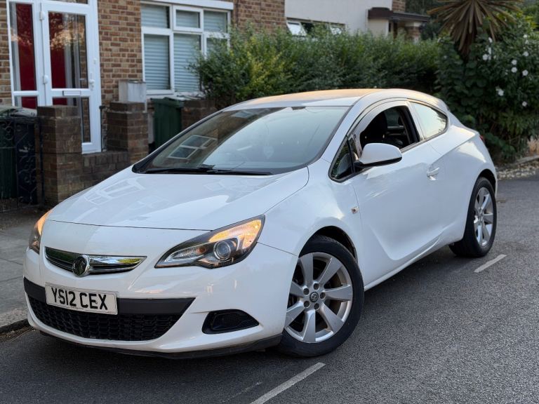 Vauxhall, ASTRA GTC, Hatchback, 2012, Manual, 1364 (cc), 3 doors