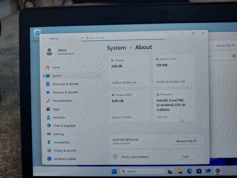 Dell latitude E5470, core i5 6th gen processor,  8gb ram 256ssd