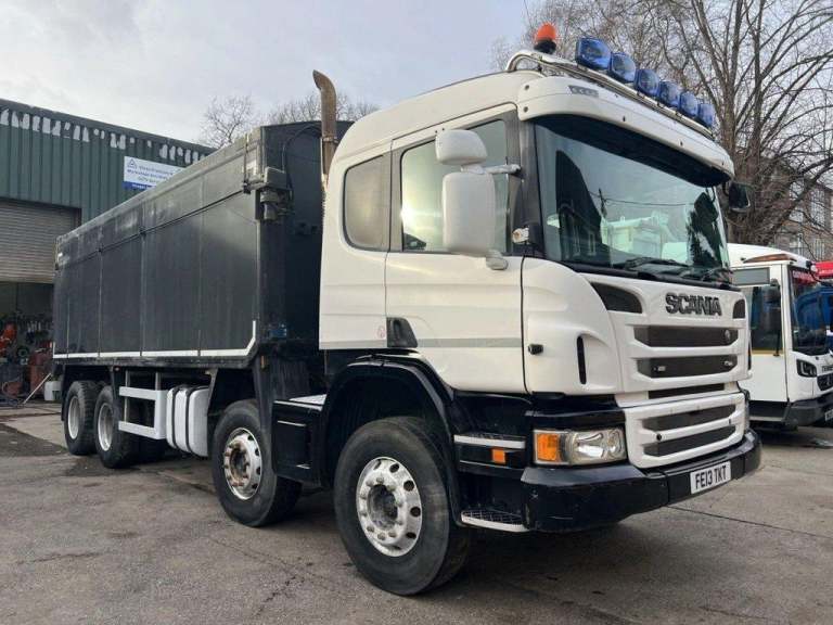 2013 SCANIA P400 8X4 TIPPER