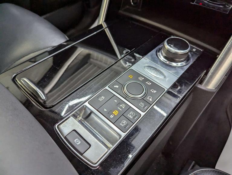 2017 Land Rover Discovery 3.0 Discovery HSE TD6 Auto 4WD 5dr SUV Diesel Automatic