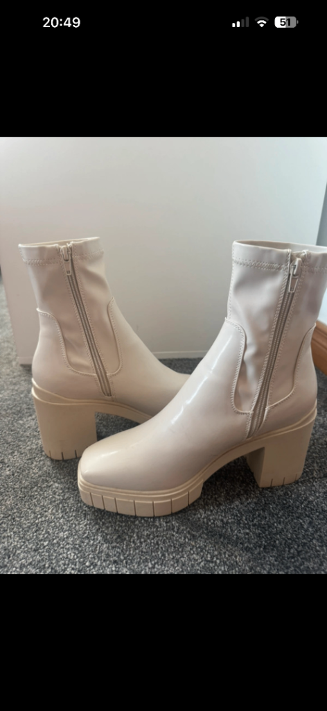 Public Desire Beige Chunky Heel Boots – As Good As New