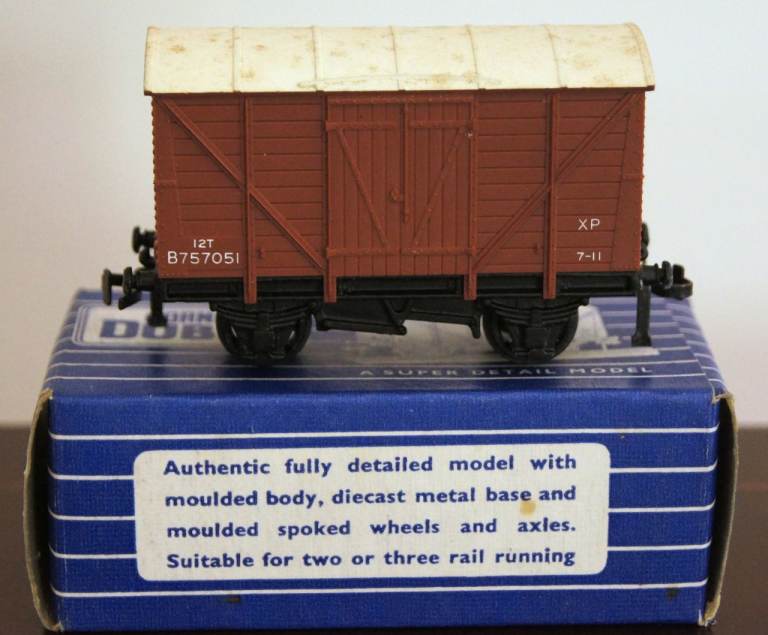 Hornby-Dublo 32041 SD6 12-Ton Ventilated Van B757051